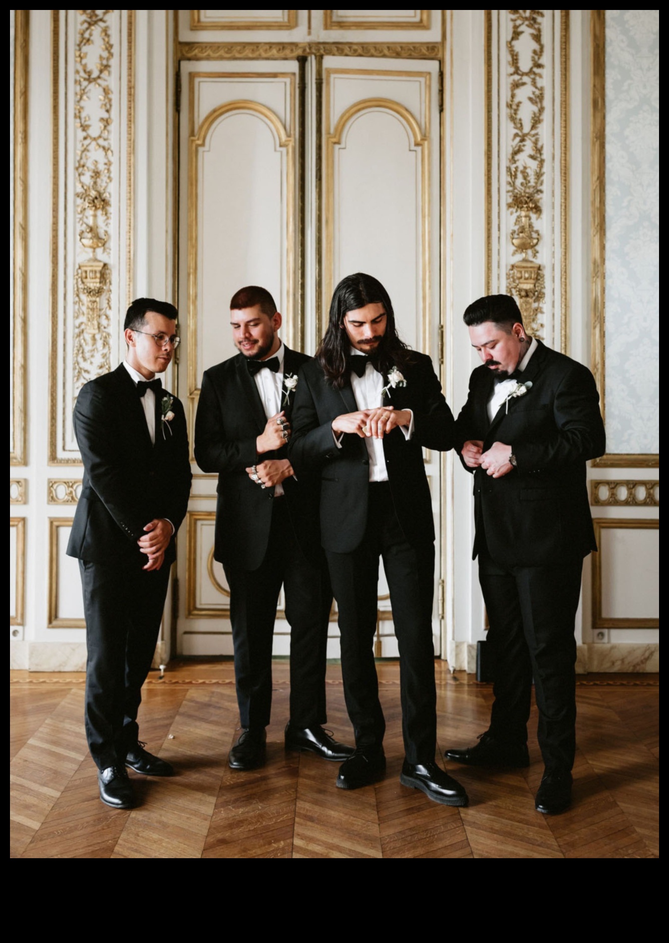 Dapper Details Groom's Style Showcase Μια μοντέρνα αντίληψη της παραδοσιακής κομψότητας 3 Λεπτομέρειες Dapper: Βιτρίνα με στυλ γαμπρού