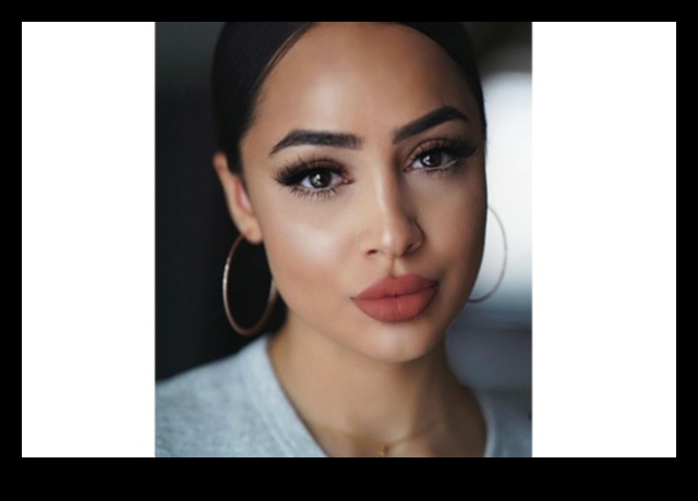 Από το γραφείο στο δείπνο: Μεταβαίνοντας το φυσικό μακιγιάζ σας για Evening Glam