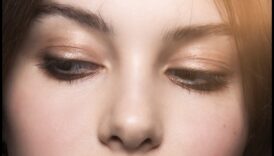 Μέσω το τόπος εργασίας μέχρι το συμπόσιο Ανεβάστε το φυτικό μακιγιάζ σας για μια βραδινή έξοδο 1 Από το γραφείο στο δείπνο: Μεταβαίνοντας το φυσικό μακιγιάζ σας για Evening Glam