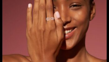 Gleaming Grace: Νυφικά κοσμήματα για διαχρονική ομορφιά